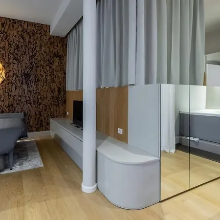 Materia Loft Design In Palazzo Nobiliare Al Duomo Daire