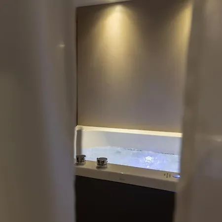 Materia Loft Design In Palazzo Nobiliare Al Duomo דירה